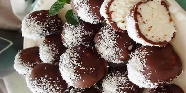 تصویر 5 از قیمت خرید کیک نارگیلی شکلاتی + فروش ویژه